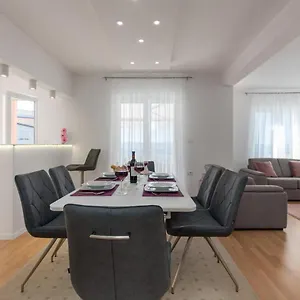 apartmani-nicol.primorje-gorskikotar.com/